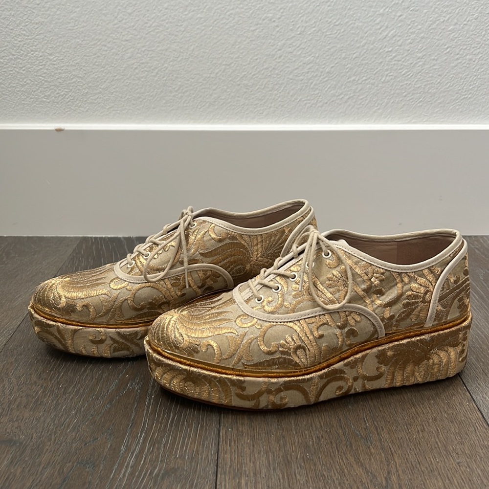 Tori Burch gold platform lace up shoes size 7.5